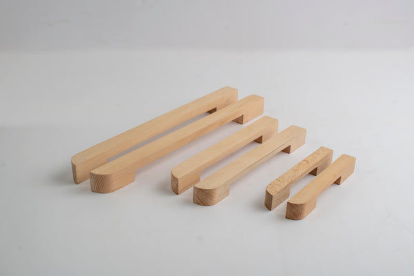 RM06 - Sophisticated Wooden Handles